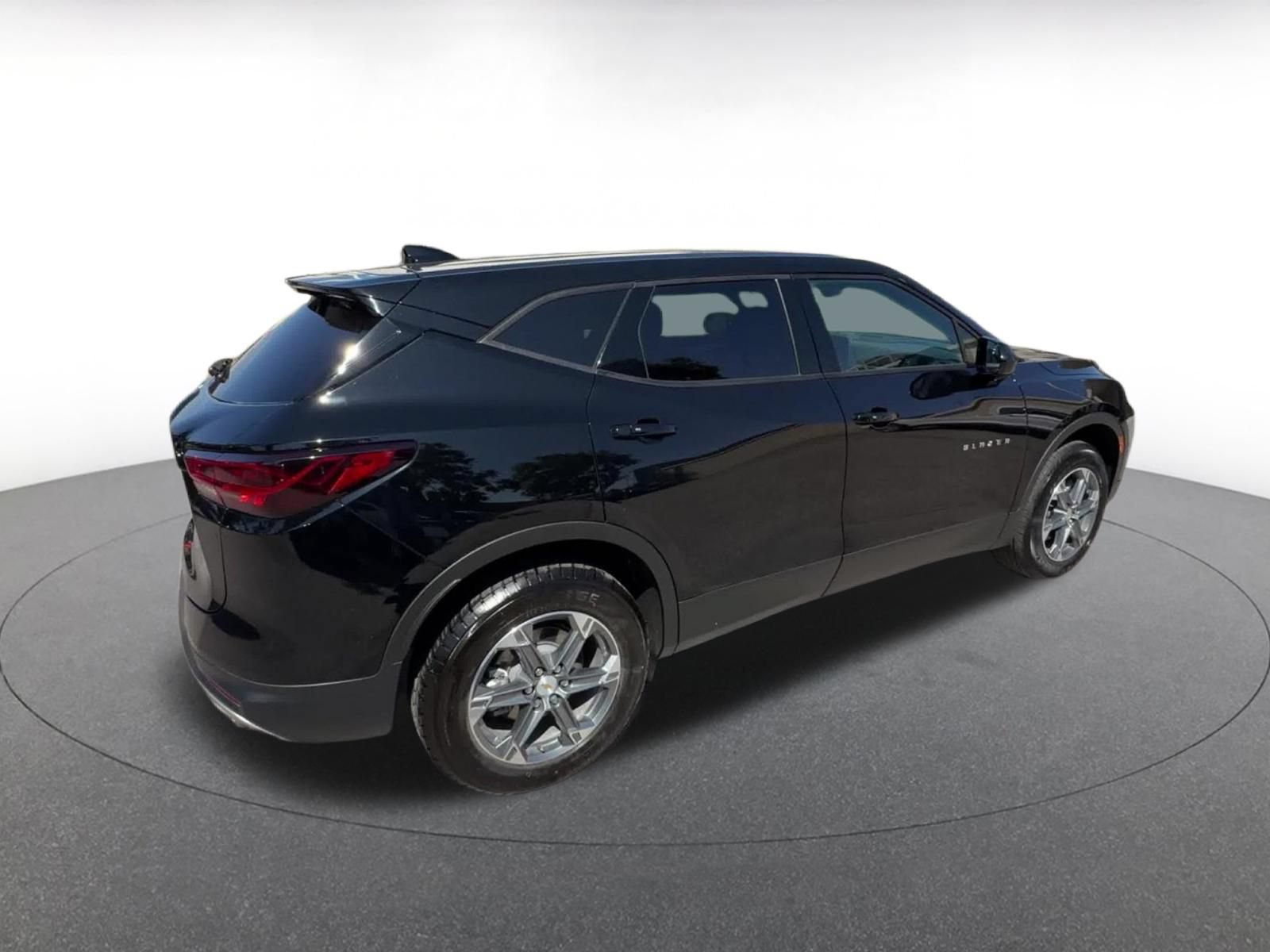 Used 2025 Chevrolet Blazer LT FWD image 15