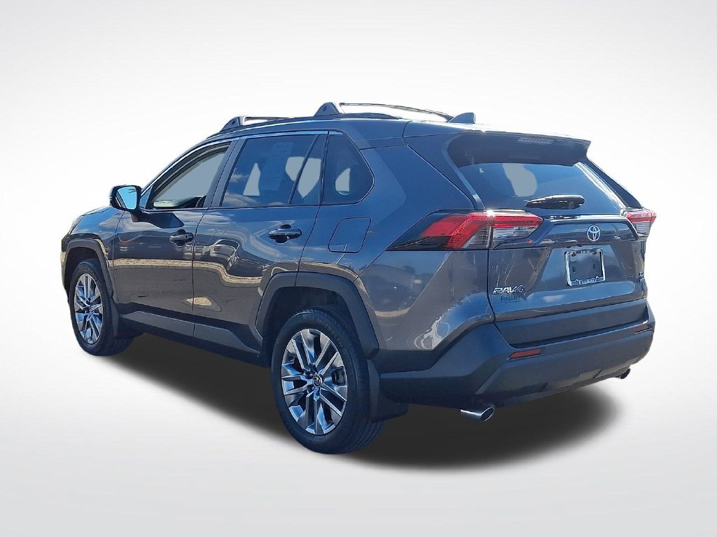 Used 2023 Toyota RAV4 XLE Premium AWD/4WD image 4