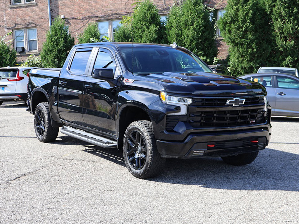 Used 2024 Chevrolet Silverado 1500 LT Trail Boss w/ Convenience Package II AWD/4WD image 2