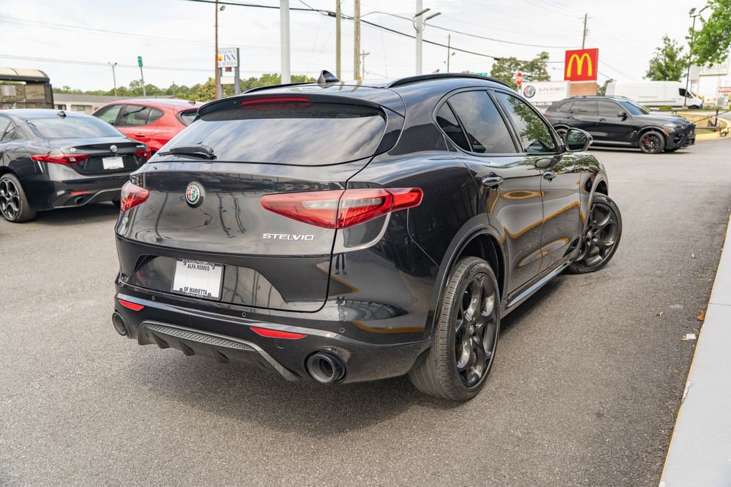 Used 2023 Alfa Romeo Stelvio Veloce AWD/4WD image 10
