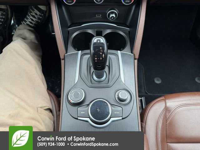 Used 2018 Alfa Romeo Stelvio AWD image 31