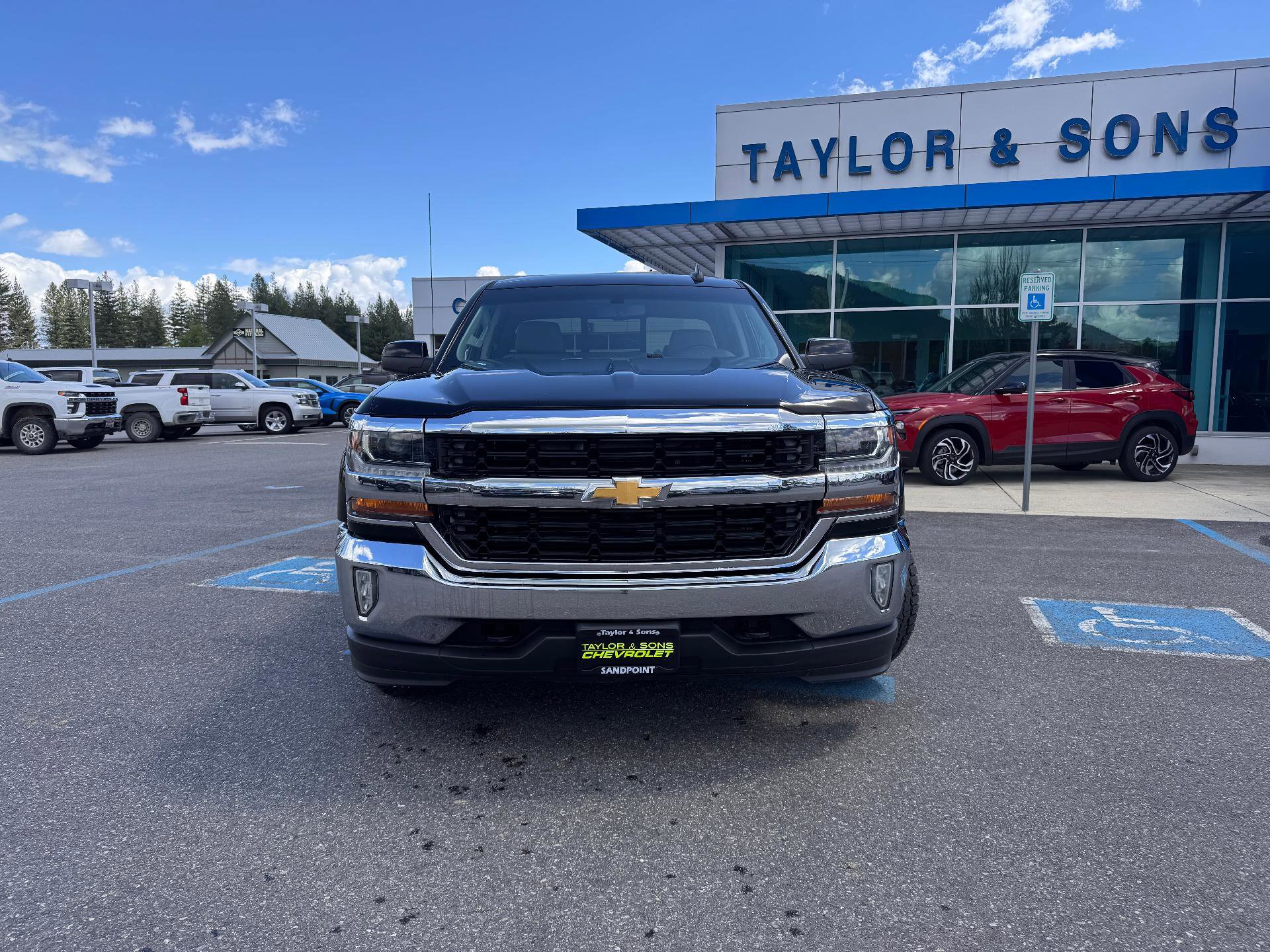 Used 2017 Chevrolet Silverado 1500 LT w/ All Star Edition AWD/4WD image 2