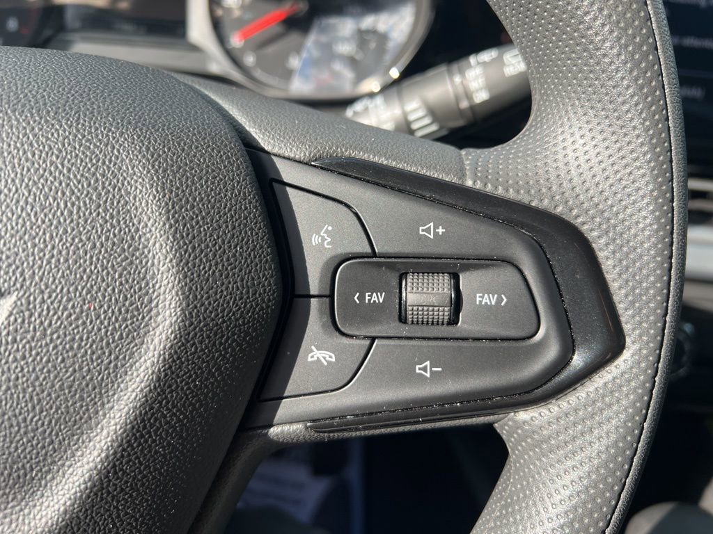 Used 2025 Chevrolet Trax LS image 15