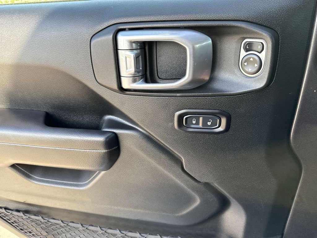 Used 2018 Jeep Wrangler Unlimited Sport S image 29