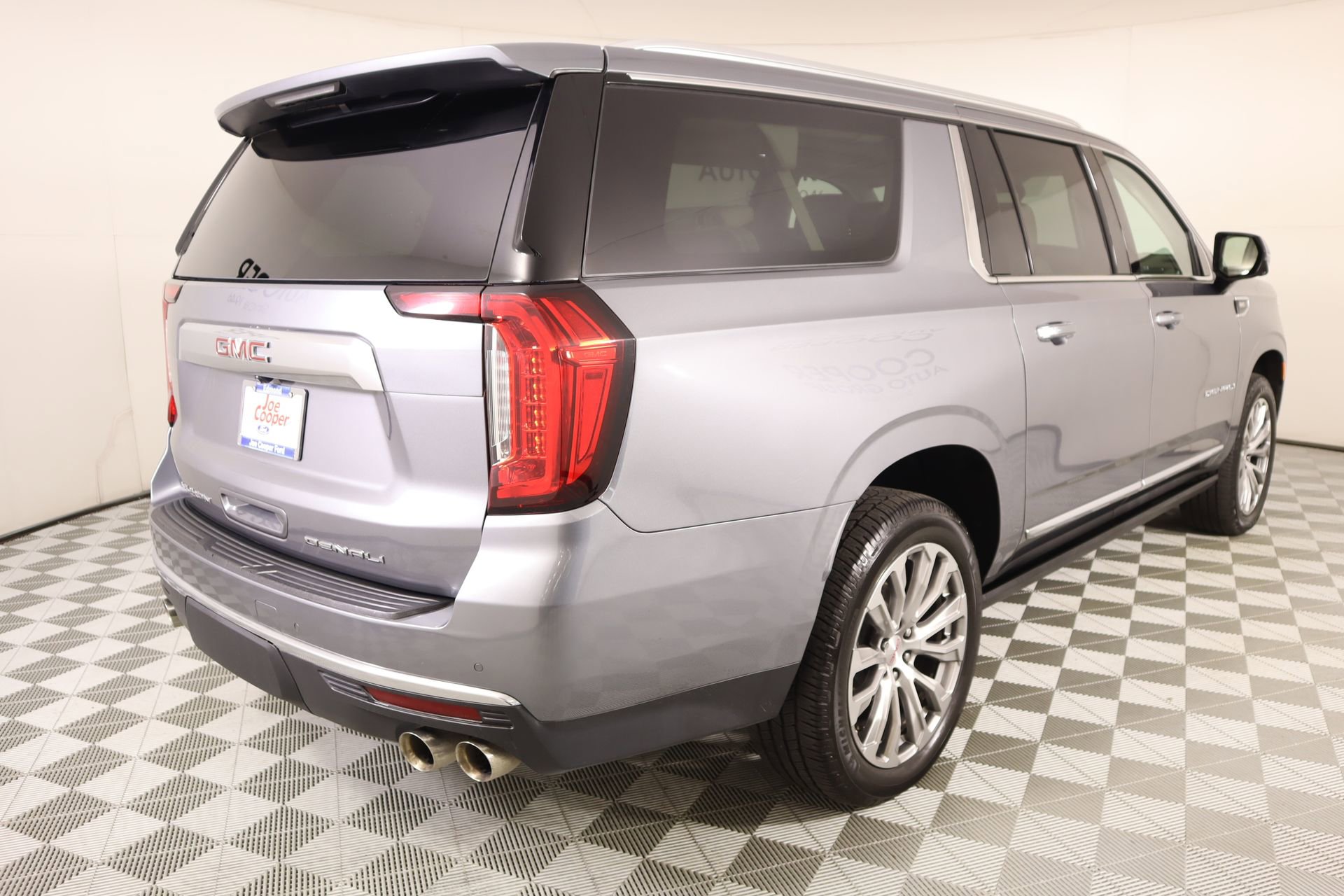 Used 2022 GMC Yukon XL Denali image 23