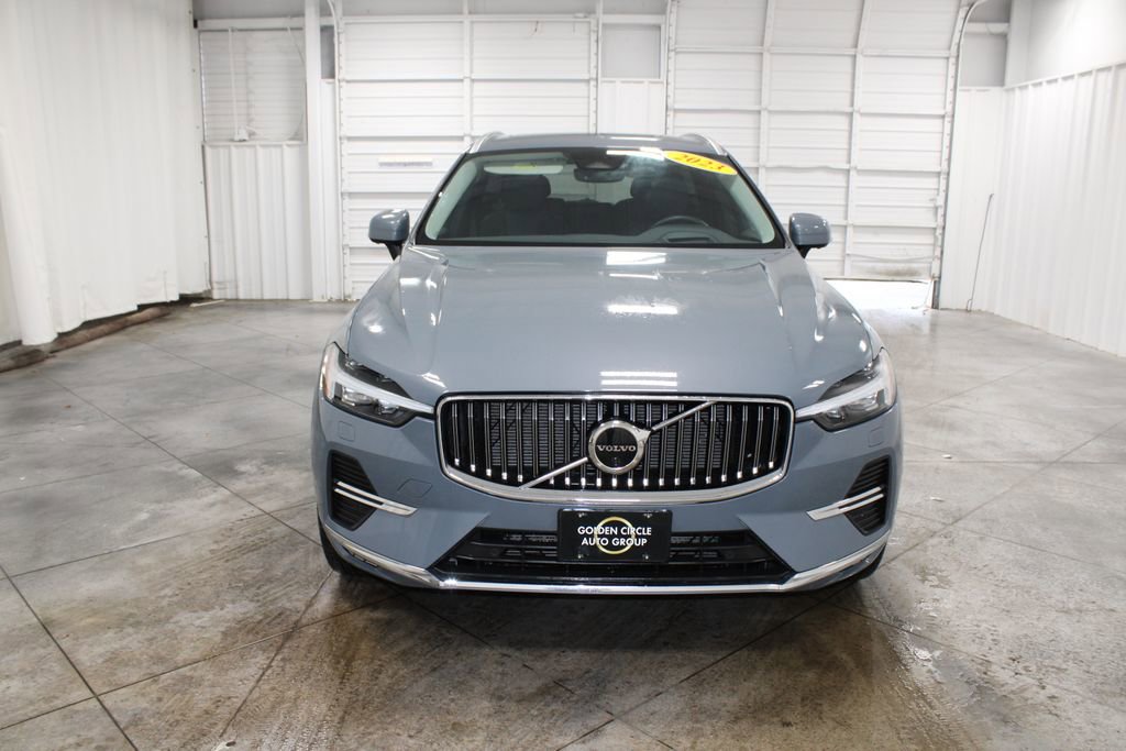 Used 2023 Volvo XC60 B6 Ultimate image 3