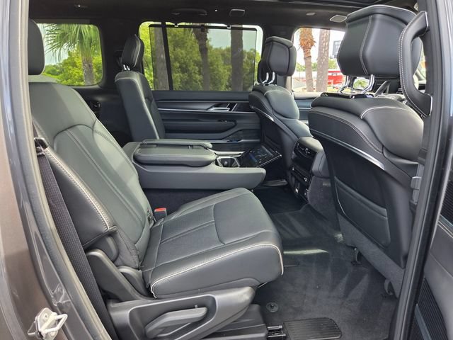 New 2025 Jeep Grand Wagoneer L Series II Obsidian w/ Quick Order Packagew 28T AWD/4WD image 16