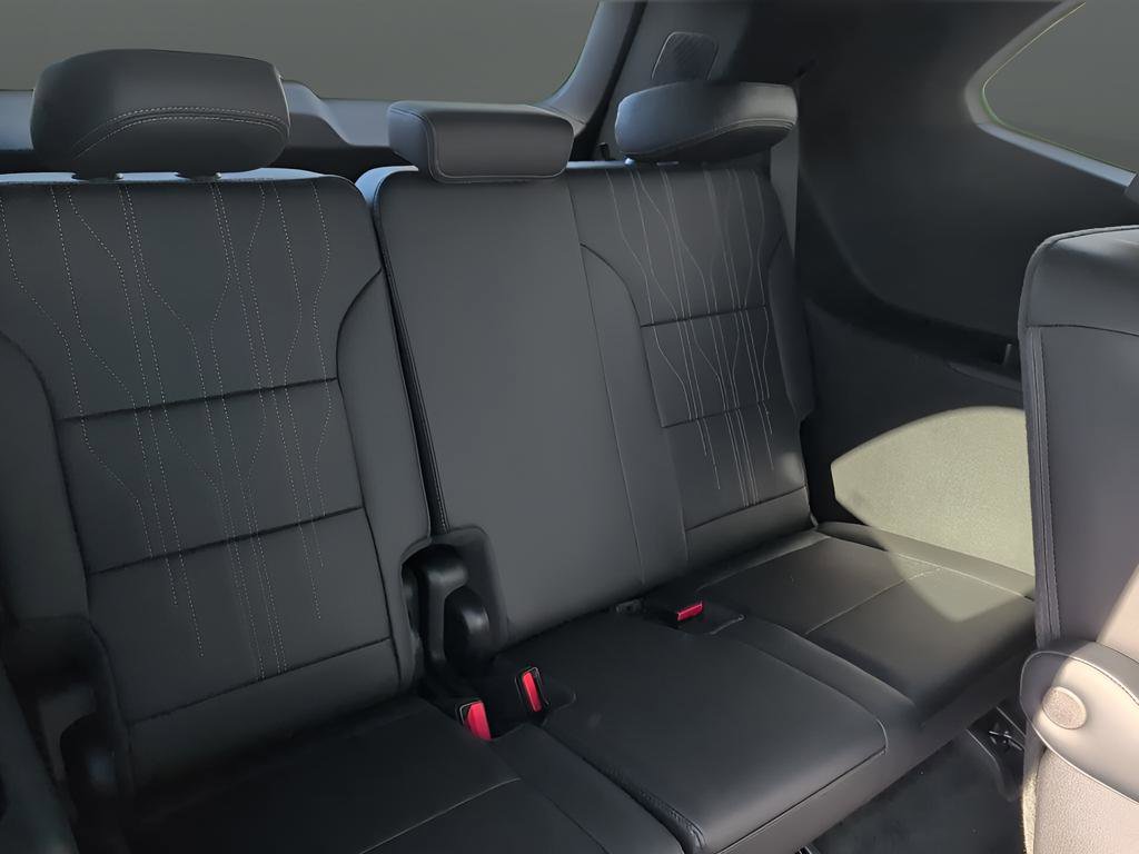 Used 2025 Buick Enclave Avenir w/ Super Cruise Package image 13