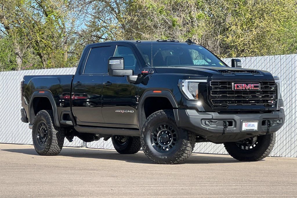 New 2026 GMC Sierra 2500 AT4X w/ AT4X AEV Edition AWD/4WD image 2