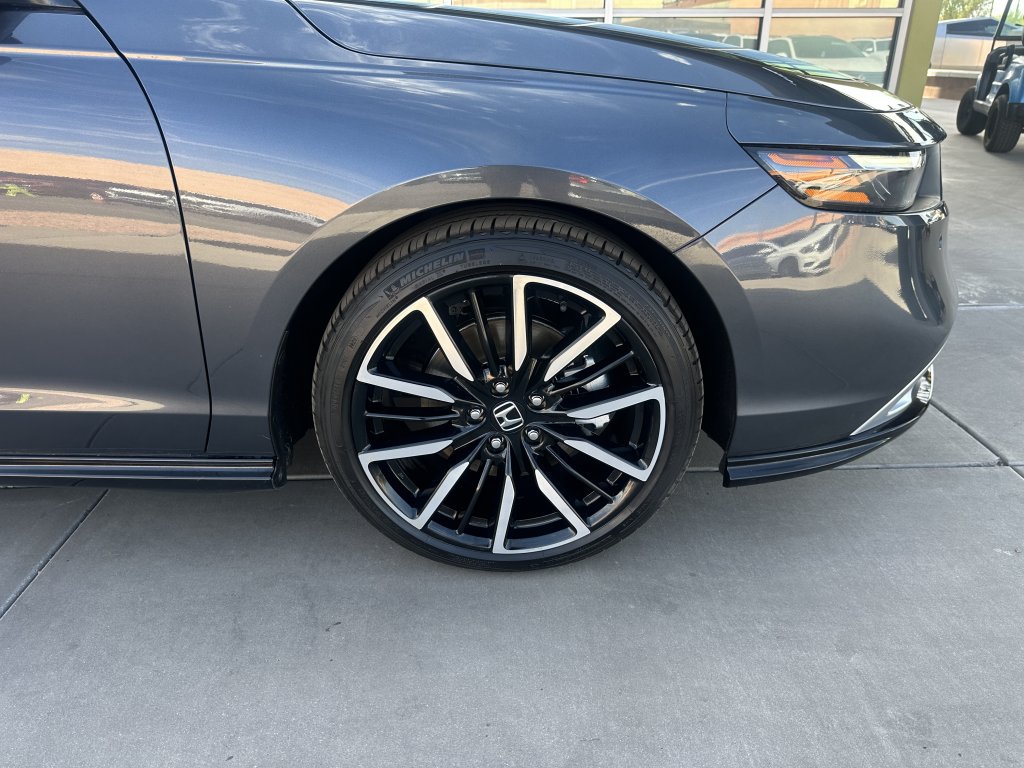 Used 2025 Honda Accord Touring image 8