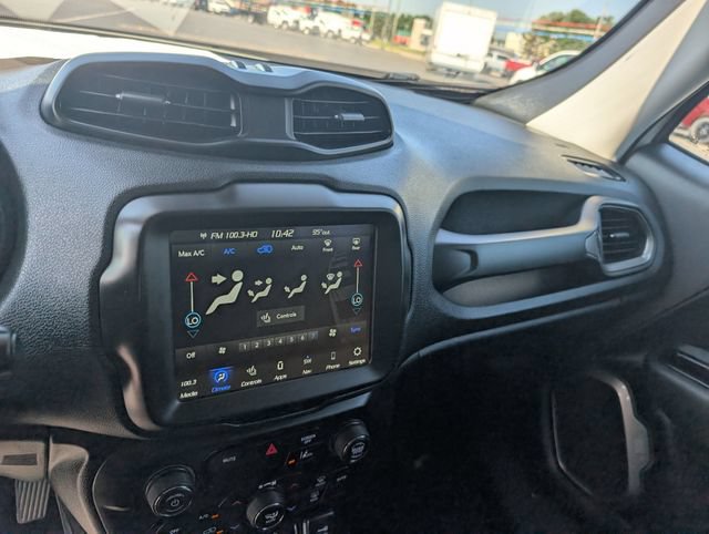 Used 2023 Jeep Renegade Latitude w/ Premium Group AWD/4WD image 20