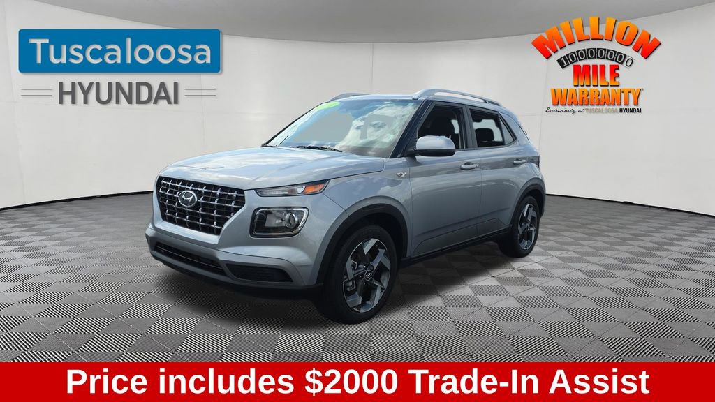 Used 2024 Hyundai Venue SEL image 3