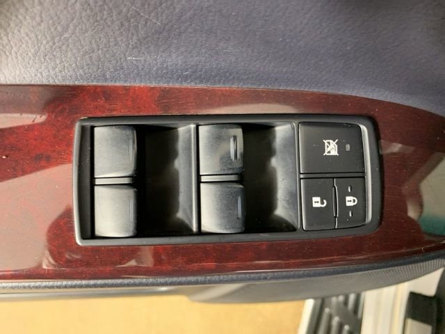 Used 2014 Lexus GX 460 w/ Premium Package AWD/4WD image 18