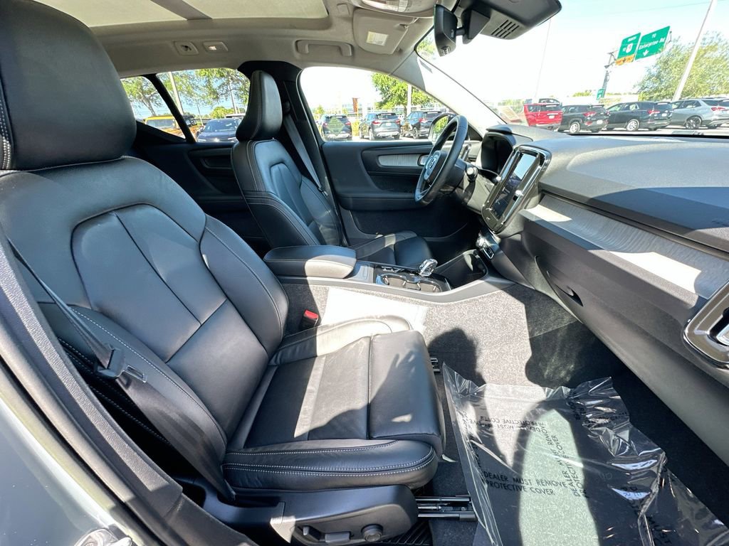 Used 2023 Volvo XC40 B5 Ultimate AWD/4WD image 27