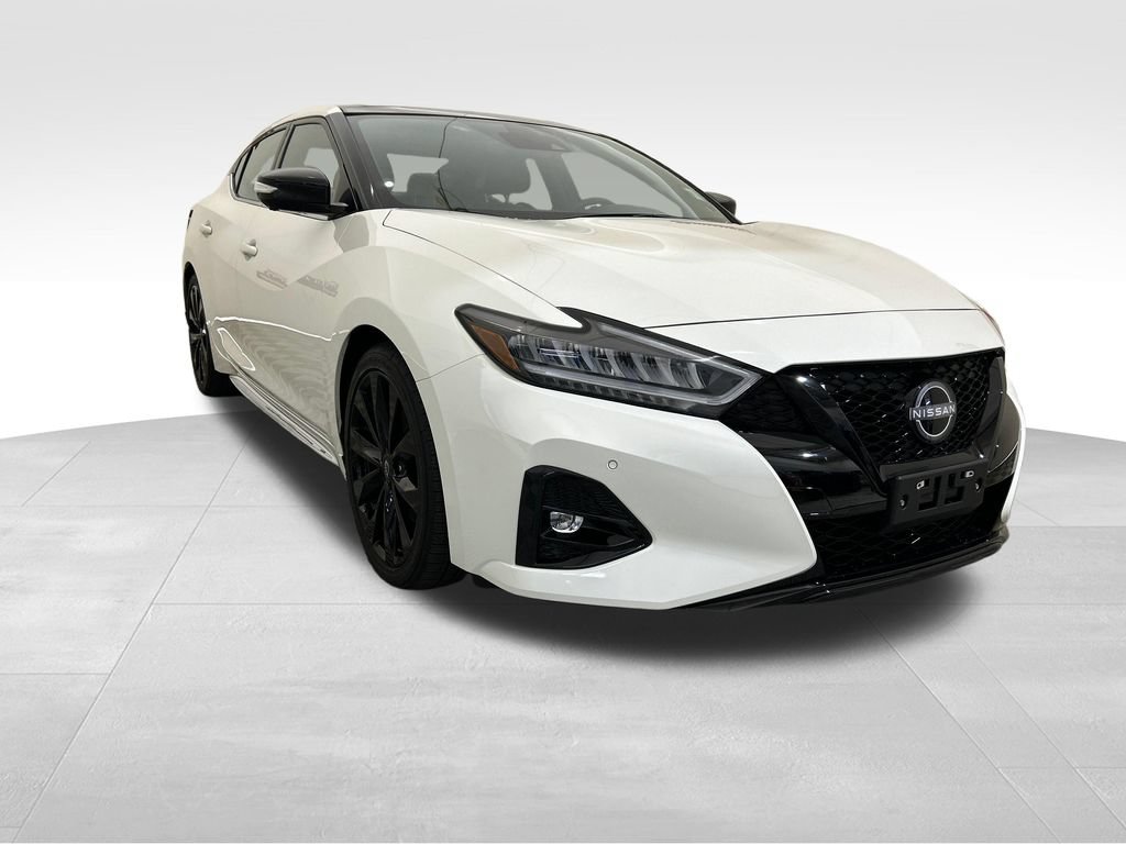 Used 2023 Nissan Maxima SR w/ Sport Mat Group FWD image 8