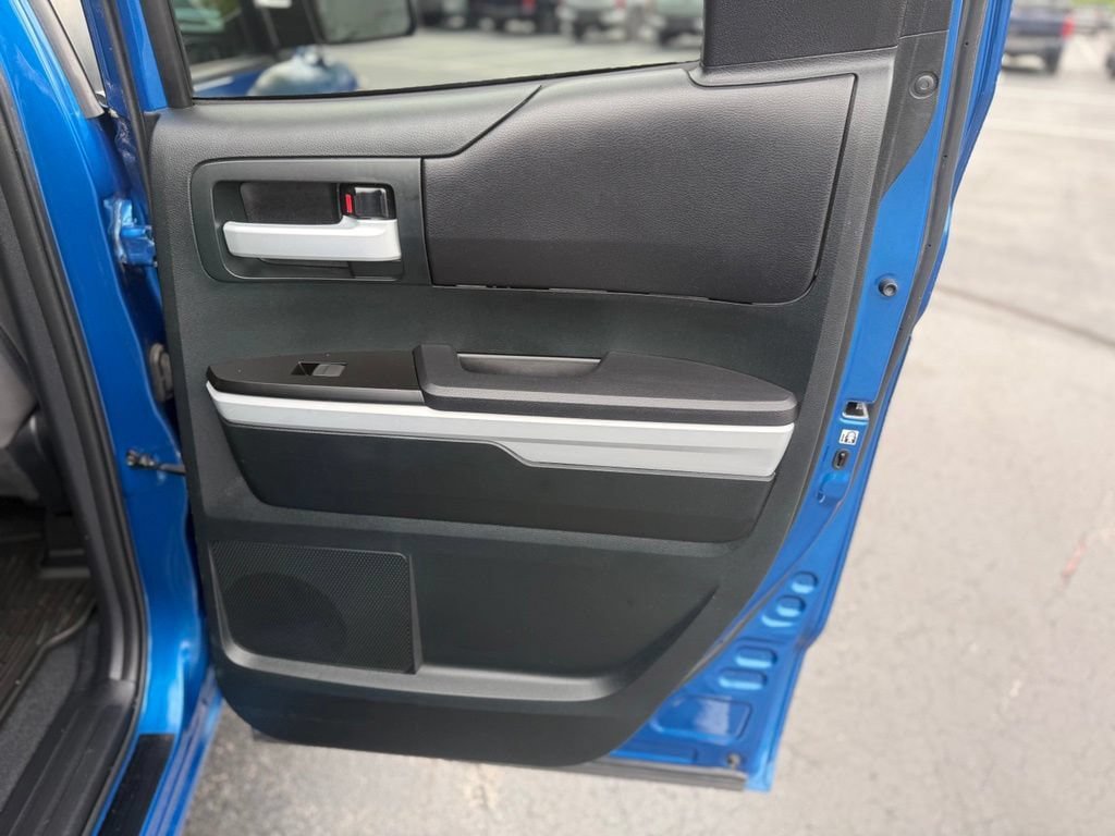 Certified 2018 Toyota Tundra SR5 AWD/4WD image 17