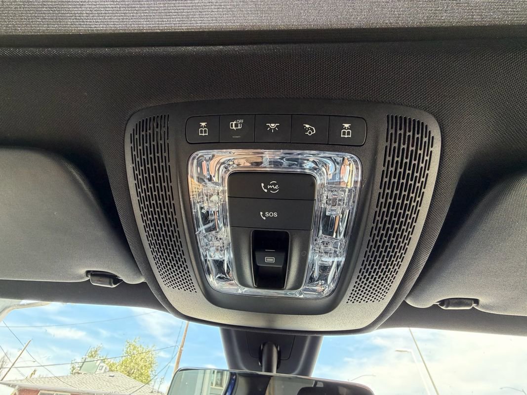 Used 2021 Mercedes-Benz GLB 250 4MATIC image 36