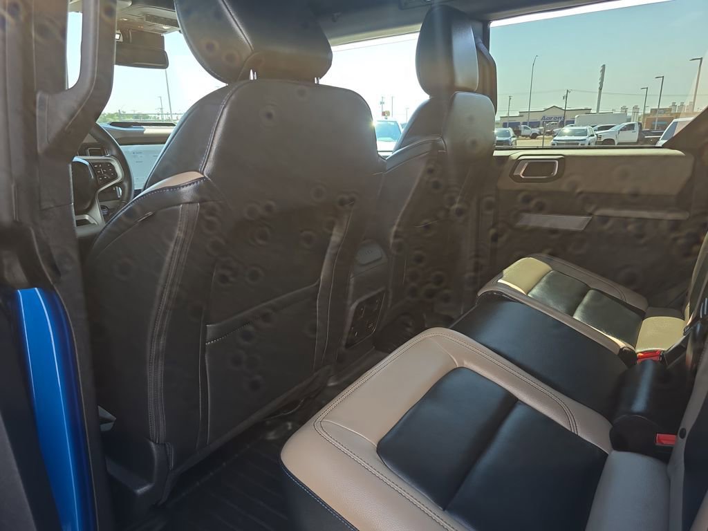 Used 2023 Ford Bronco Wildtrak image 17