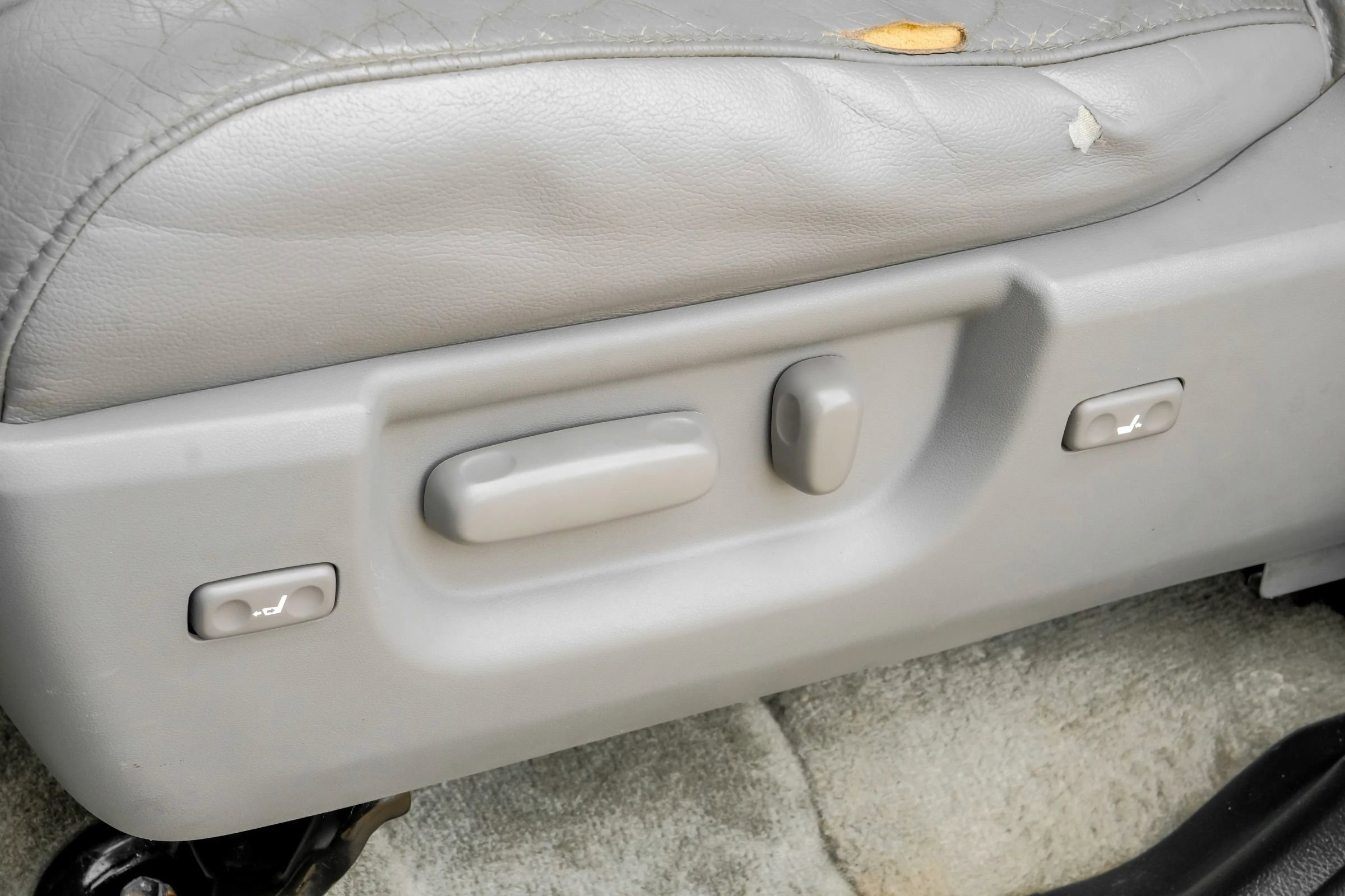 Used 2011 Toyota Sequoia Platinum AWD/4WD image 31