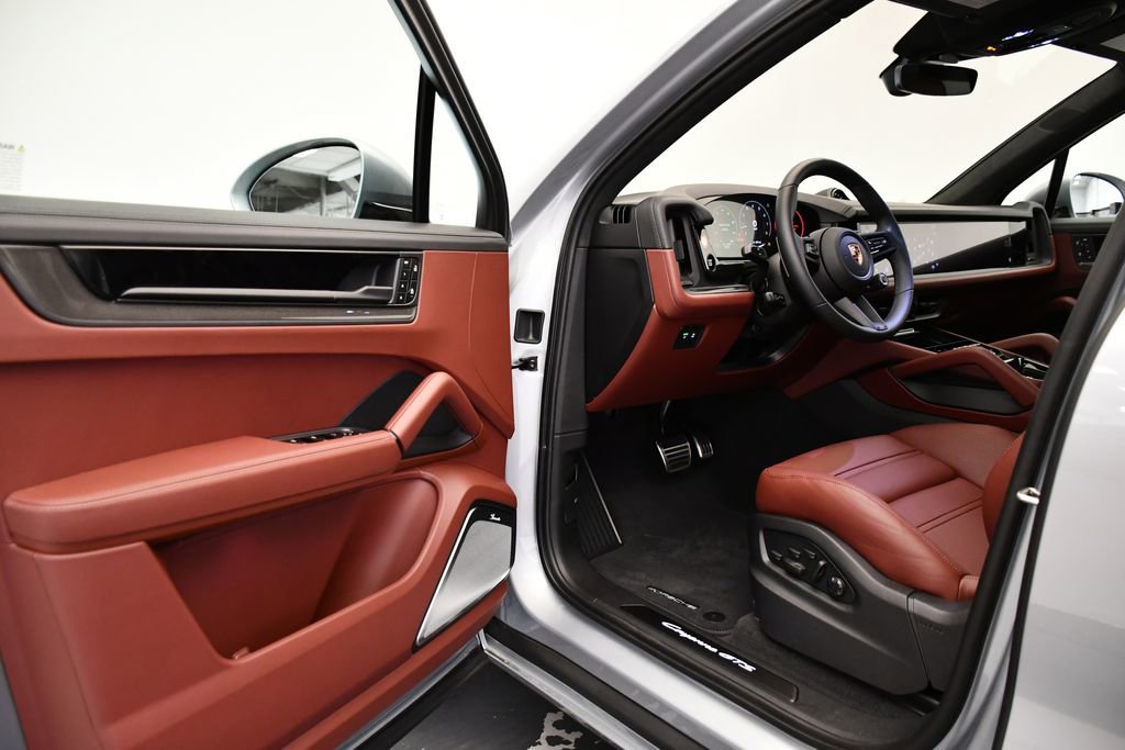 New 2026 Porsche Cayenne GTS AWD/4WD image 42