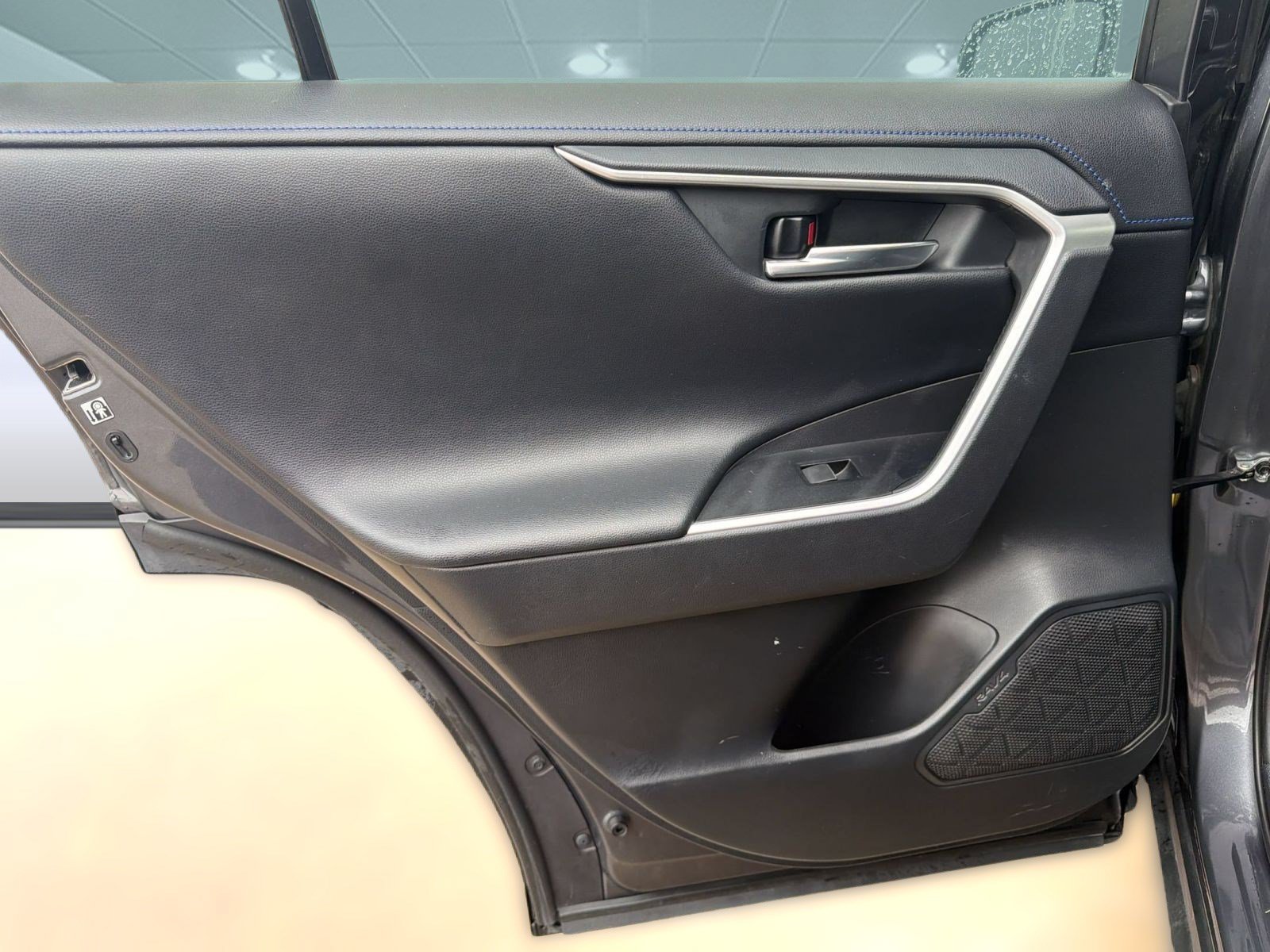 Used 2020 Toyota RAV4 XSE AWD/4WD image 25