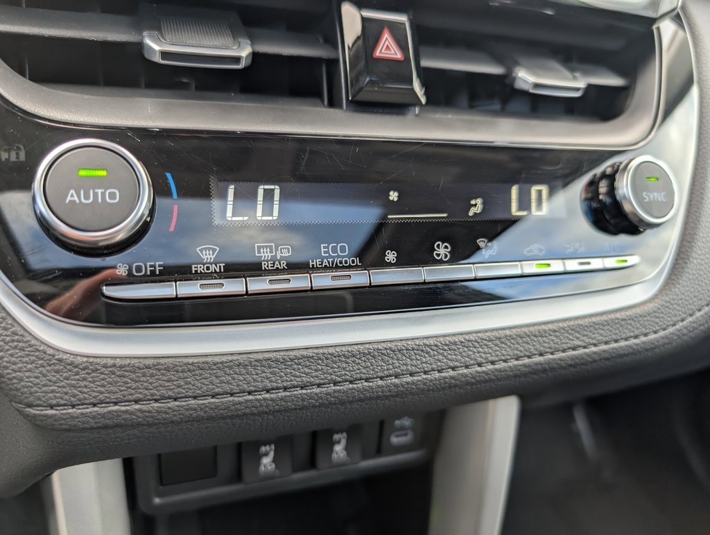 Used 2024 Toyota Corolla Cross XLE w/ Convenience Package image 25