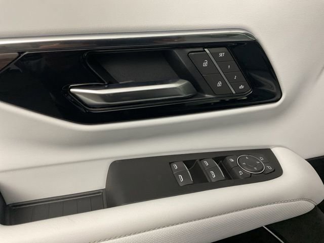 New 2026 Chevrolet Suburban Premier image 10