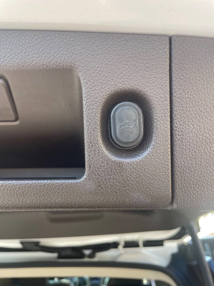 Used 2017 GMC Yukon XL Denali w/ Open Road Package image 22