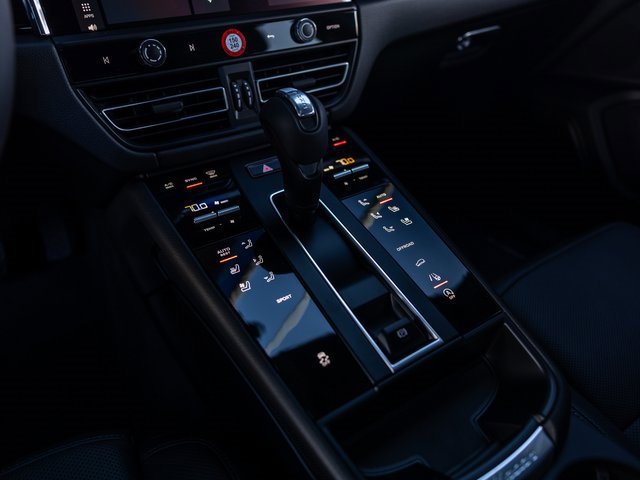 New 2026 Porsche Macan image 30