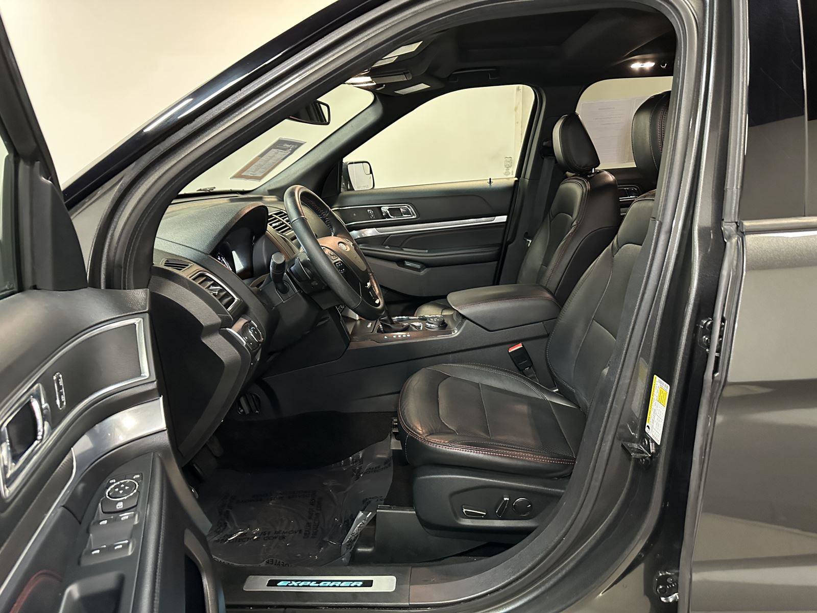 Used 2018 Ford Explorer Sport image 22