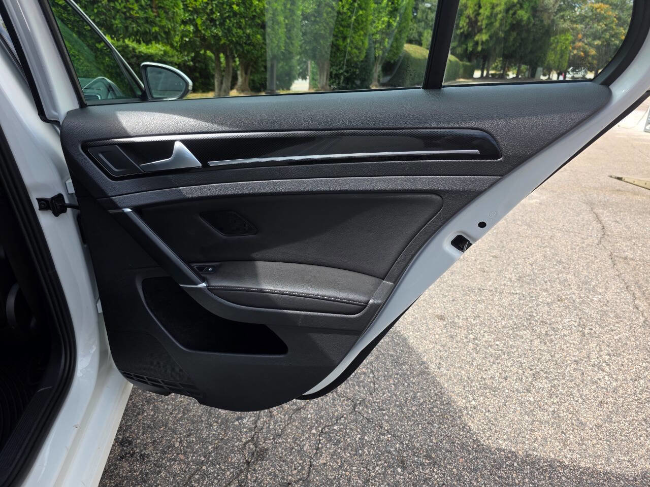 Used 2016 Volkswagen Golf SEL w/ Lighting Package (SEL) image 29