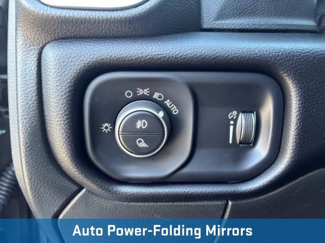 Used 2024 RAM 2500 Big Horn AWD/4WD image 17