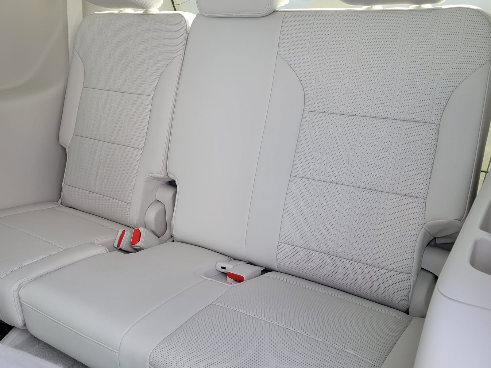 New 2026 Buick Enclave Avenir w/ Super Cruise Package FWD image 8