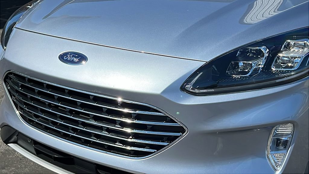 Certified 2022 Ford Escape Titanium w/ Titanium Premium Package image 4