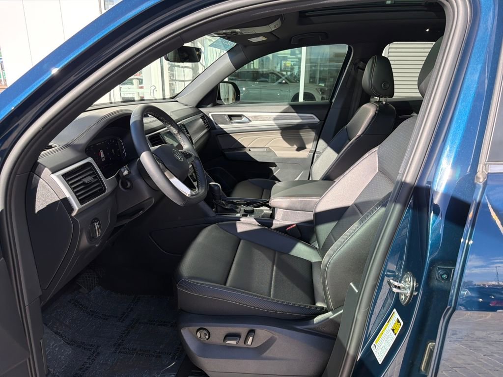 Certified 2023 Volkswagen Atlas Cross Sport SE w/ Panoramic Sunroof Package image 11