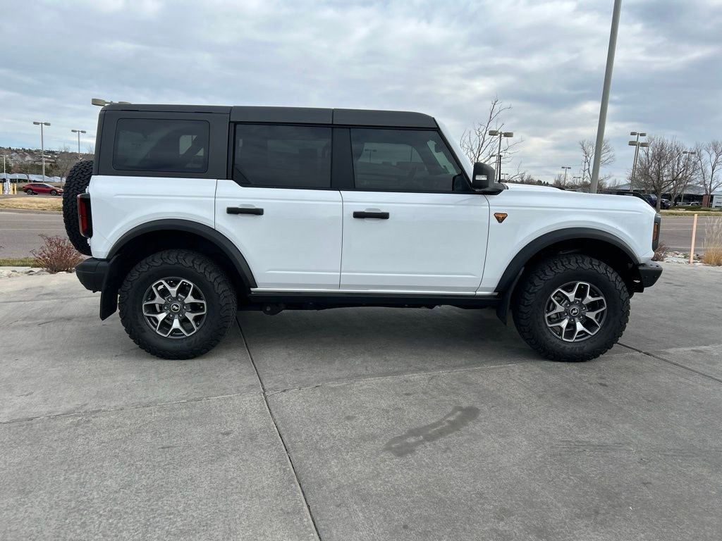 Used 2023 Ford Bronco Badlands image 10