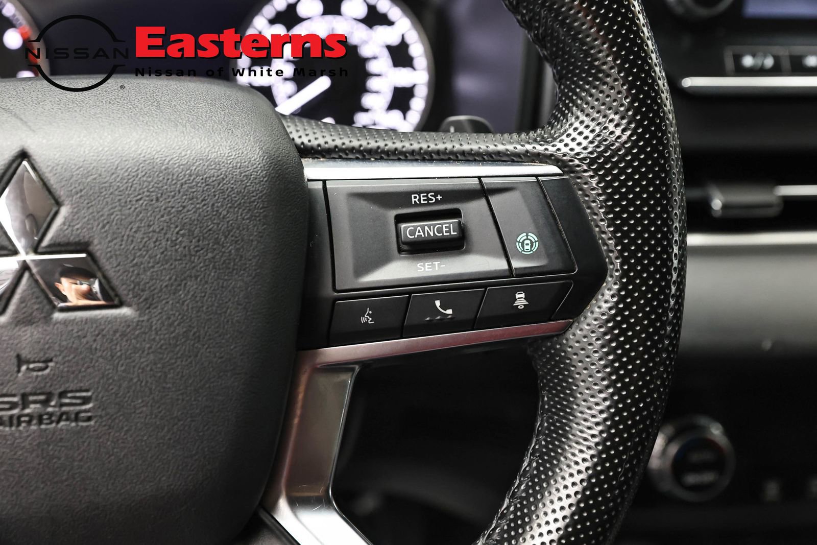 Used 2024 Mitsubishi Outlander AWD image 15