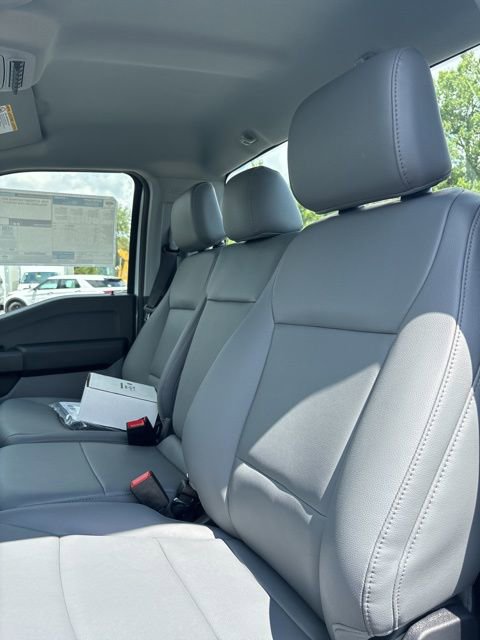 New 2025 Ford F550 4x4 Regular Cab Super Duty image 34