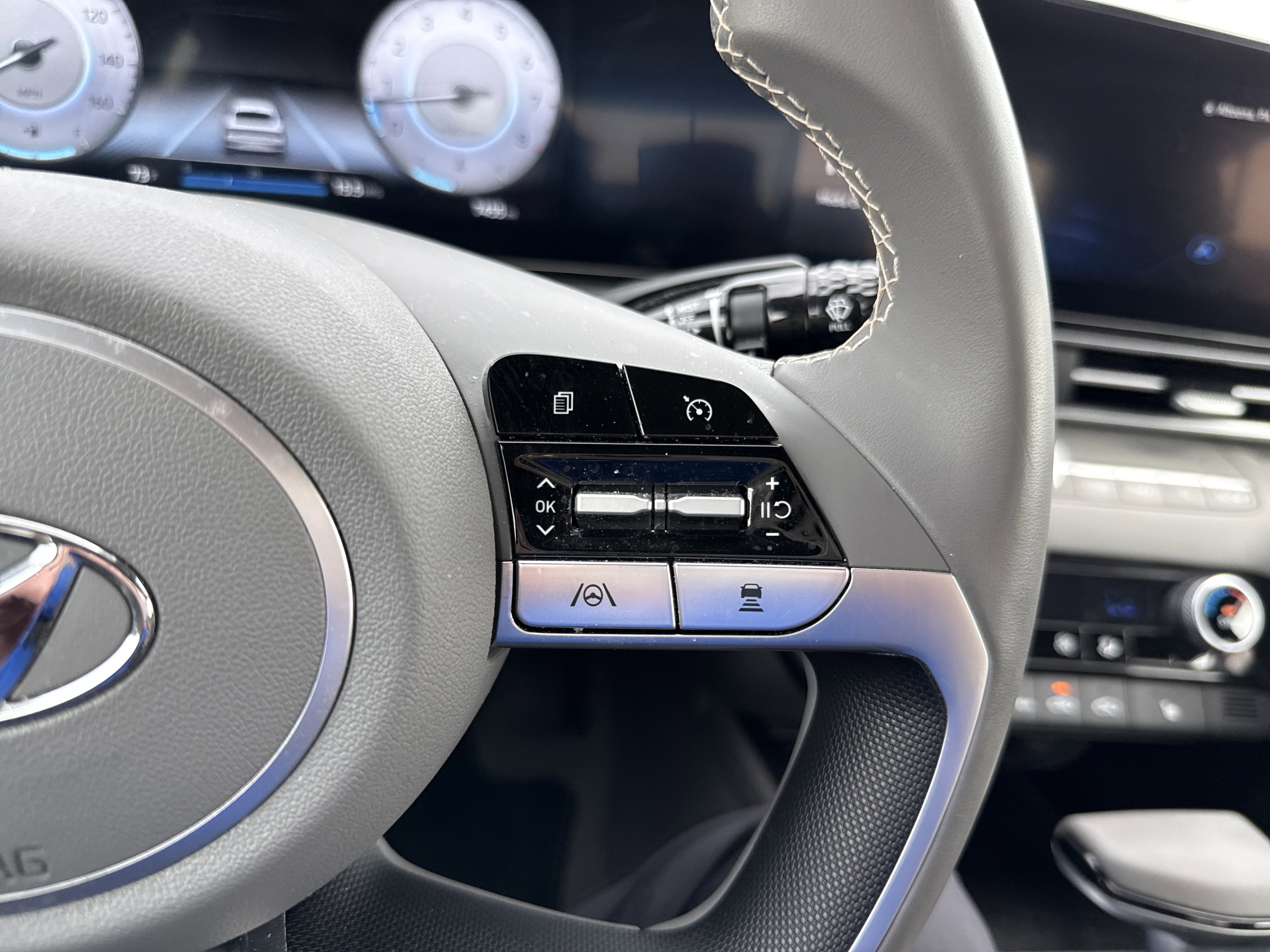 Used 2023 Hyundai Elantra SEL w/ Convenience Package image 19