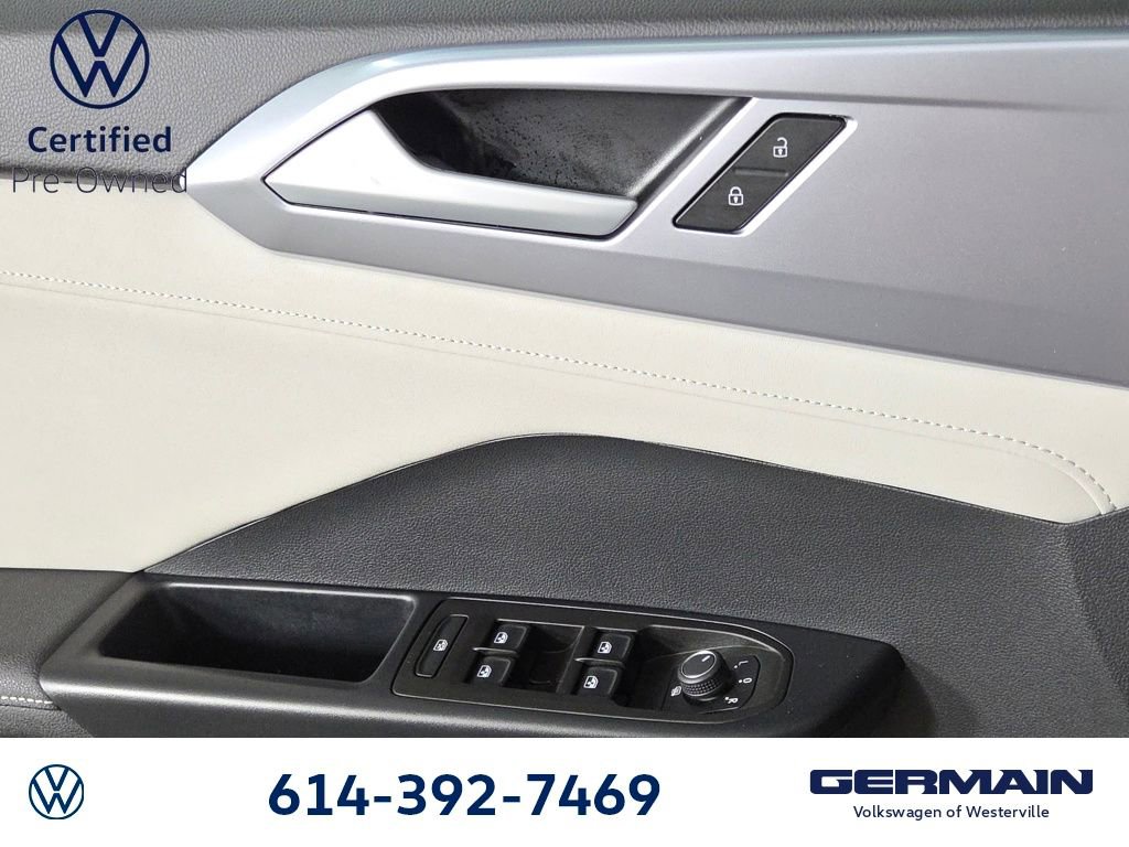 Certified 2025 Volkswagen Taos SE image 26