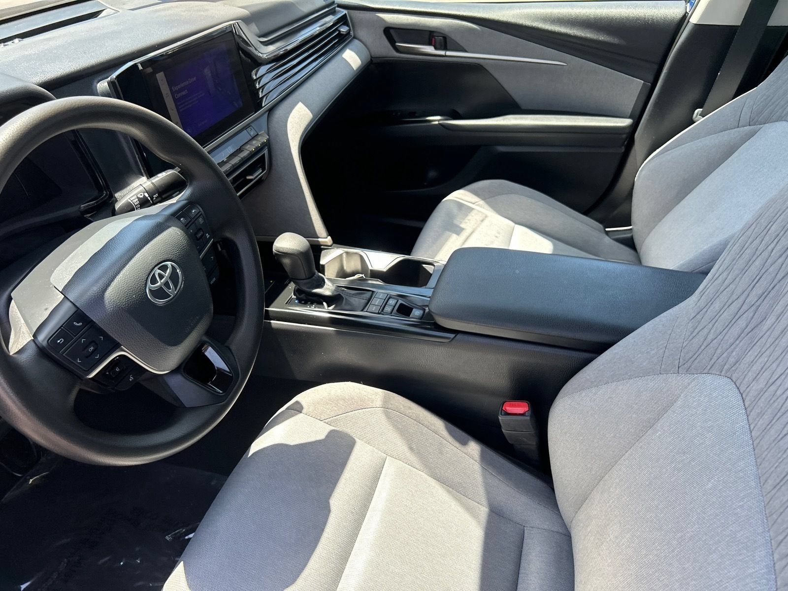 Used 2025 Toyota Camry LE w/ Convenience Package FWD image 21