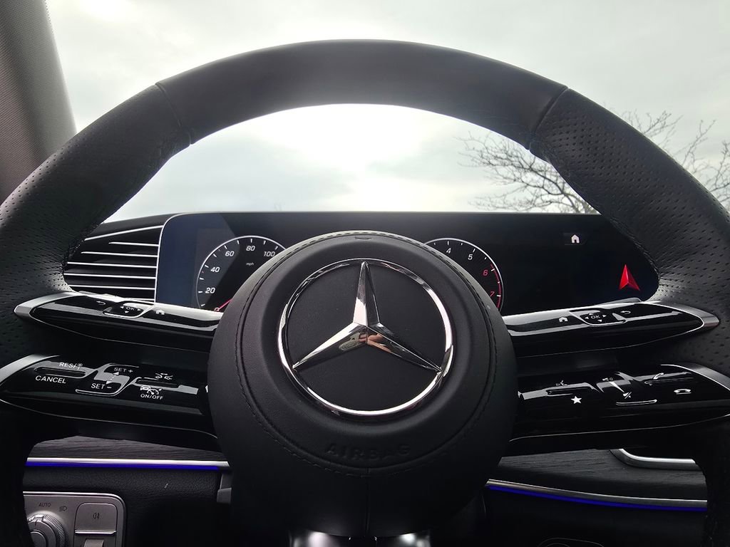 Certified 2026 Mercedes-Benz GLS 450 4MATIC image 31