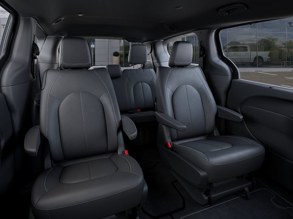 New 2026 Chrysler Pacifica Select AWD/4WD image 15