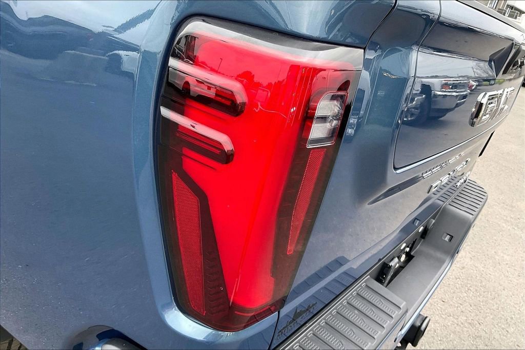 Used 2024 GMC Sierra 3500 Denali Ultimate AWD/4WD image 26