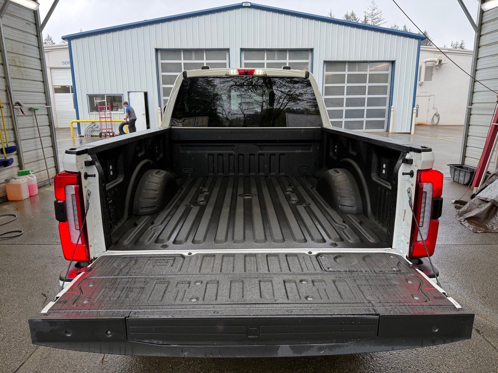 Used 2024 Ford F350 Platinum AWD/4WD image 7