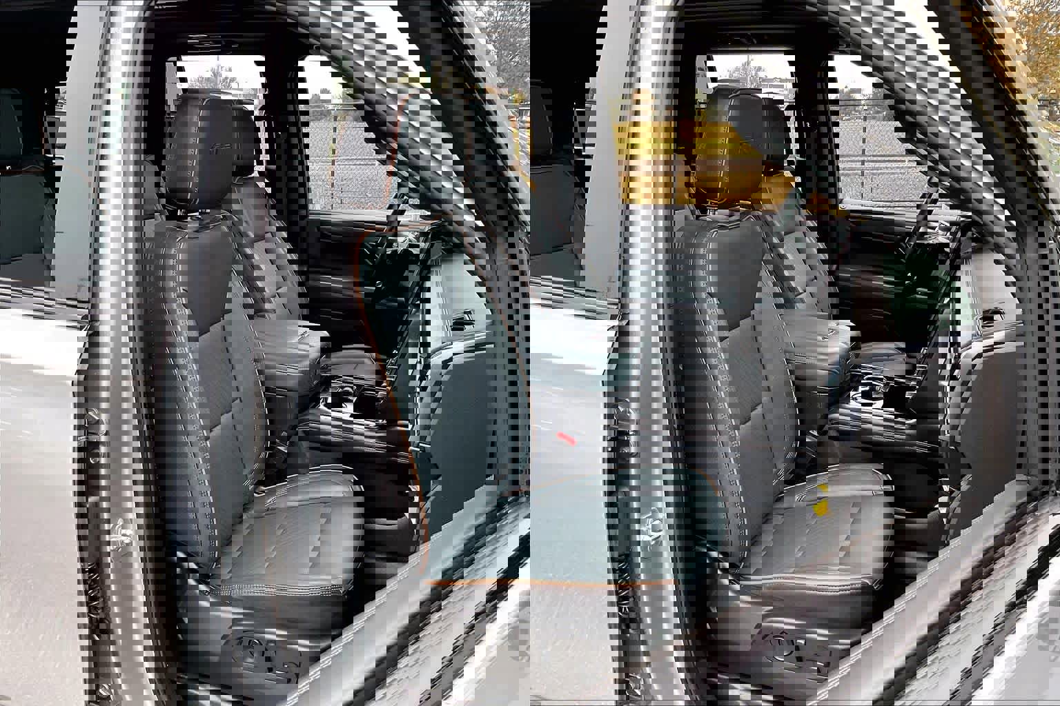 Used 2025 GMC Yukon AT4 w/ AT4 Premium Package image 8