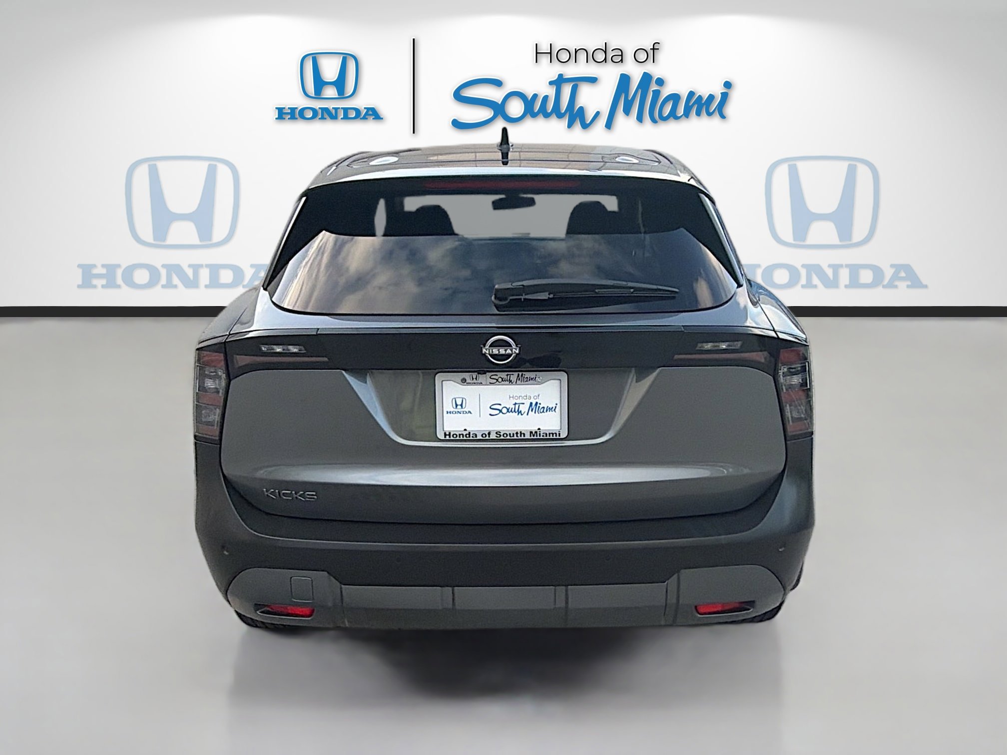 Used 2025 Nissan Kicks SV image 6