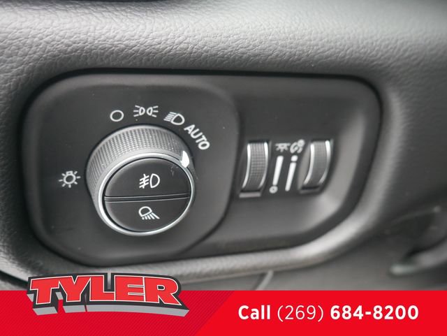 New 2026 RAM 1500 4x4 Crew Cab image 23