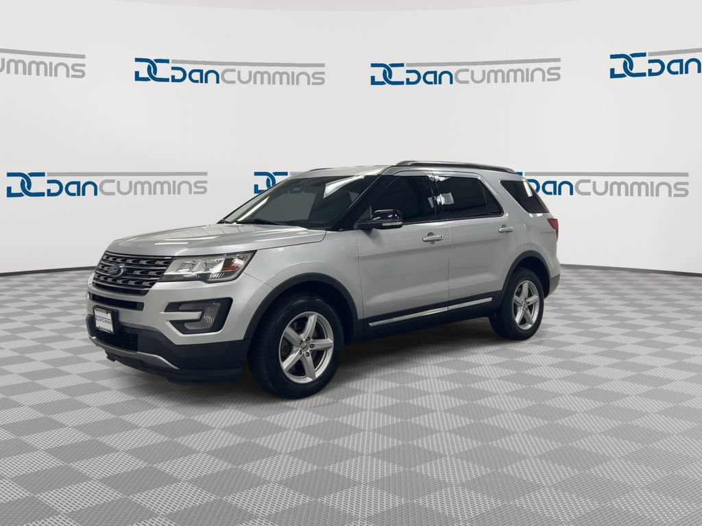 Used 2017 Ford Explorer XLT AWD/4WD image 4