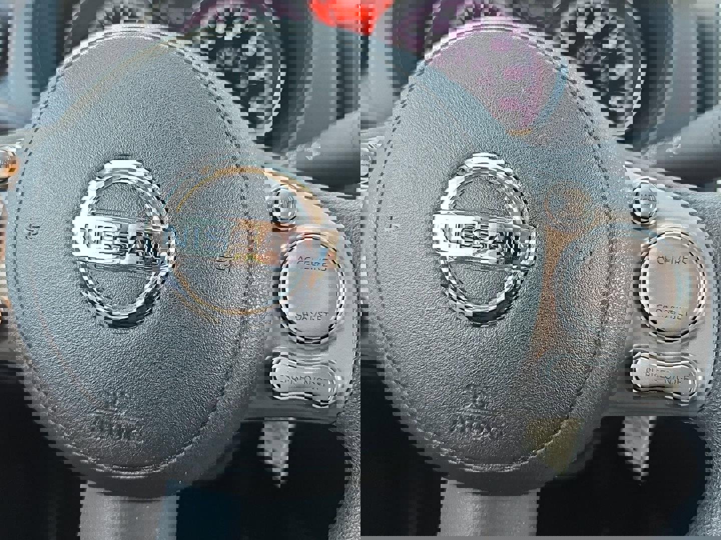 Used 2014 Nissan Versa SV w/ Convenience Package image 16